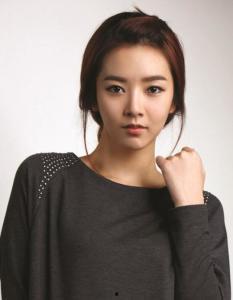 韩国三级女演员裴涩琪