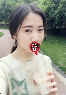 愧蕾照片,愧蕾照片中的古典美韵